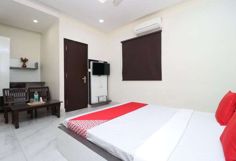 هتل Kakkar By Oyo Rooms