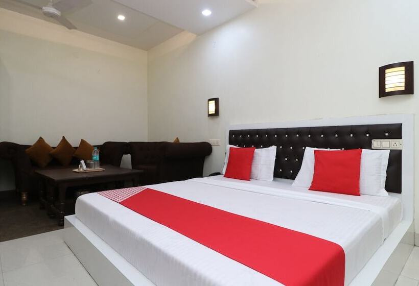 هتل Kakkar By Oyo Rooms