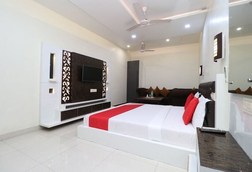 هتل Kakkar By Oyo Rooms