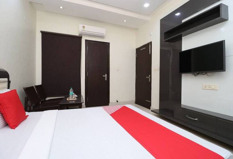 هتل Kakkar By Oyo Rooms