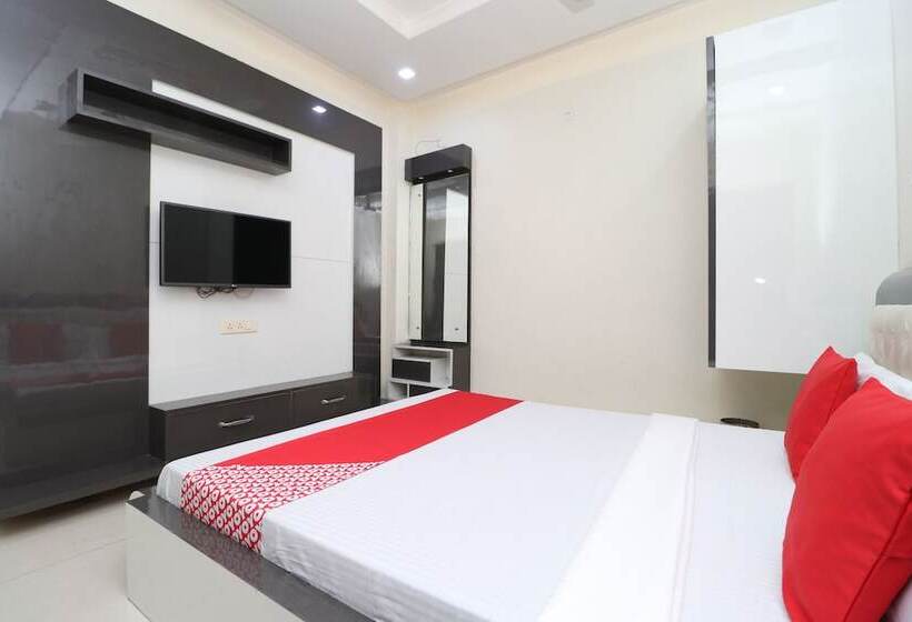 هتل Kakkar By Oyo Rooms