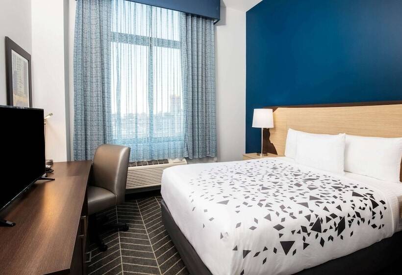 فندق La Quinta Inn And Suites By Wyndham Long Island City