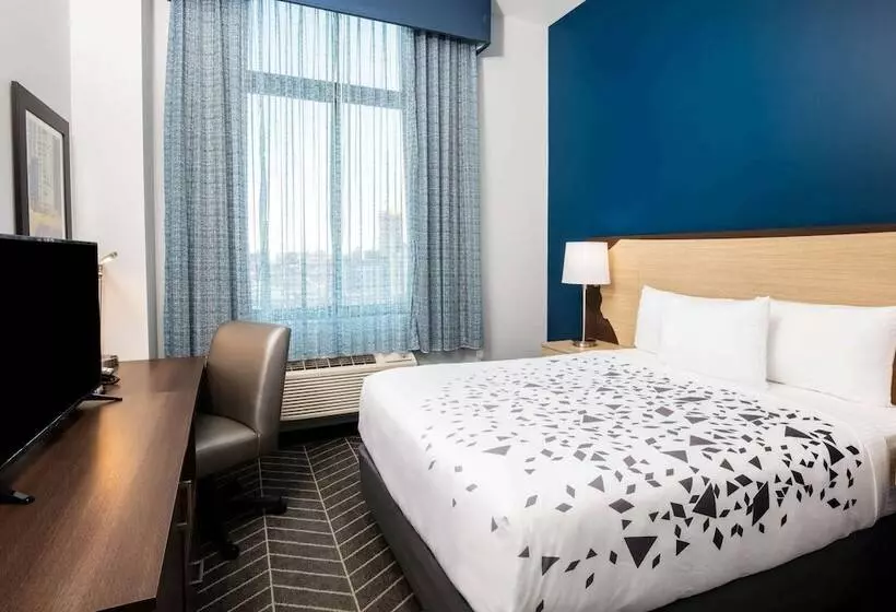 Hotelli La Quinta Inn And Suites By Wyndham Long Island City
