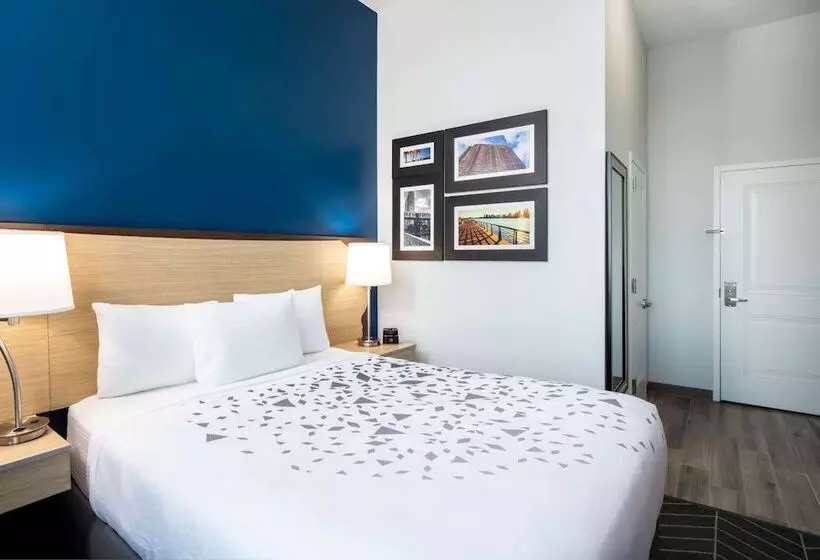 Hotelli La Quinta Inn And Suites By Wyndham Long Island City