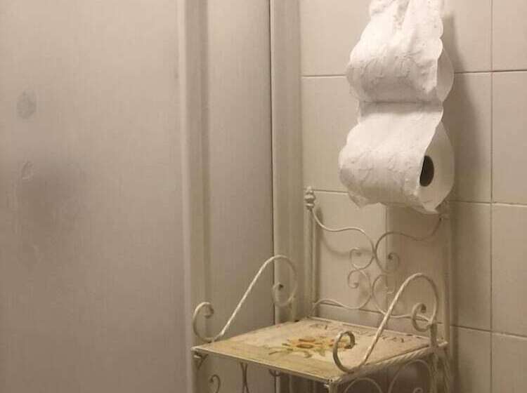 住宿加早餐  The Queen Tower