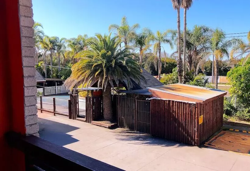 Central Jetty Motel