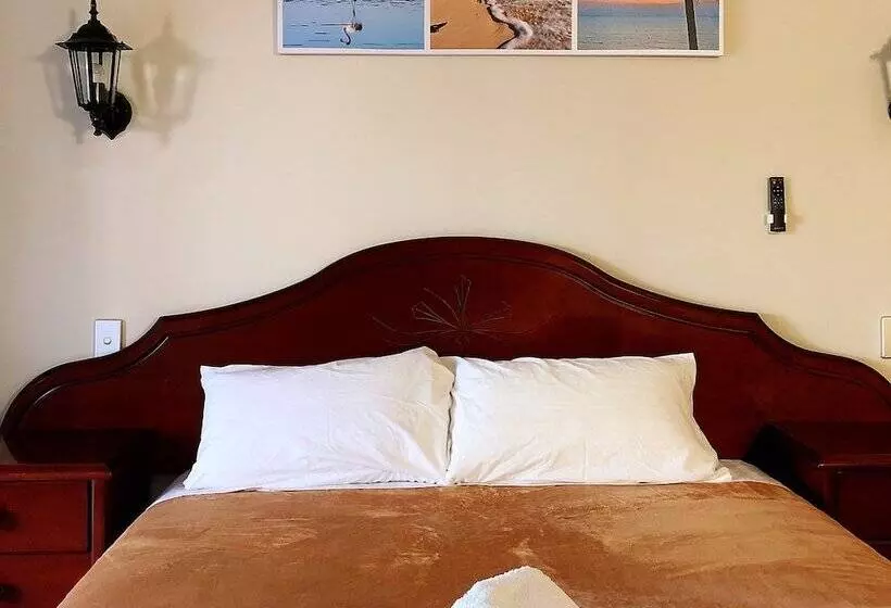 Central Jetty Motel