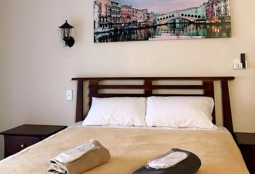 Central Jetty Motel