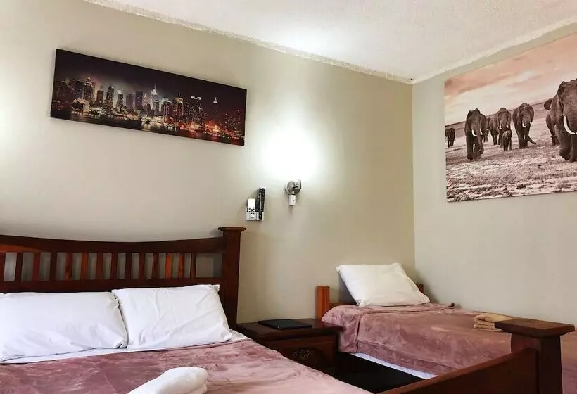 Central Jetty Motel