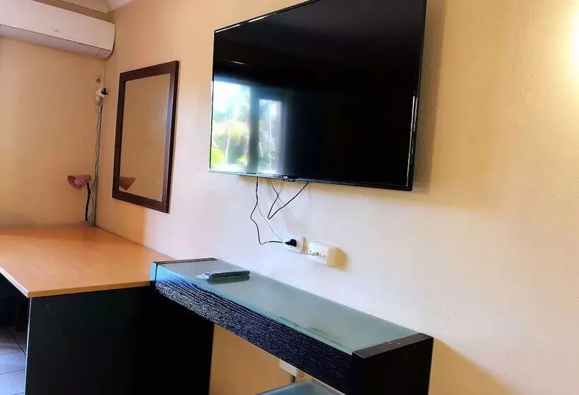 Central Jetty Motel