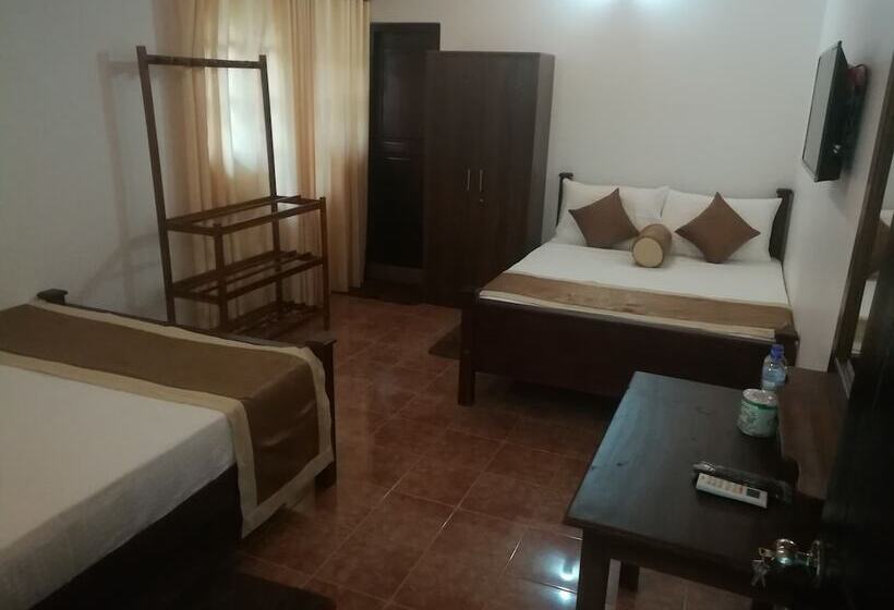 Hotel City Royal White Tourist Rest