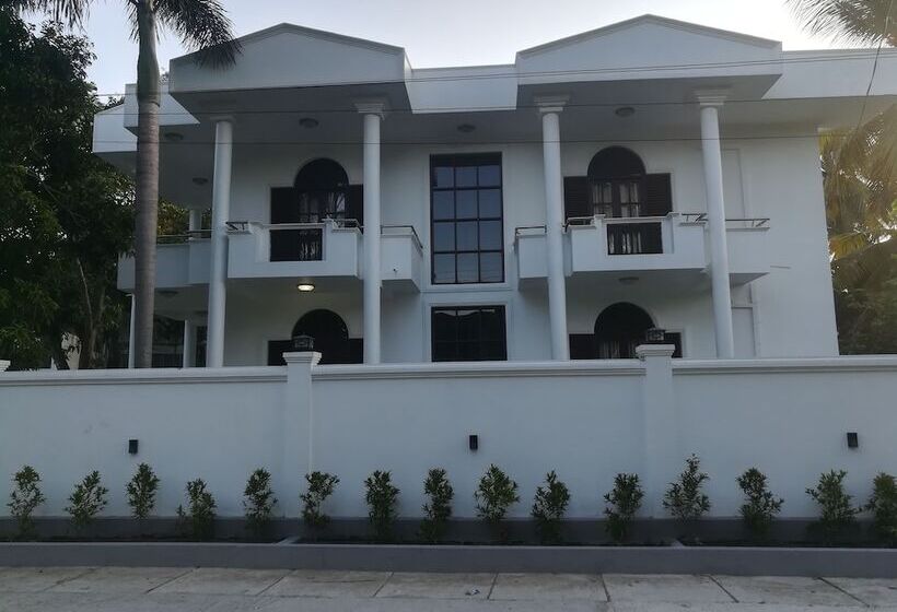 Hotel City Royal White Tourist Rest