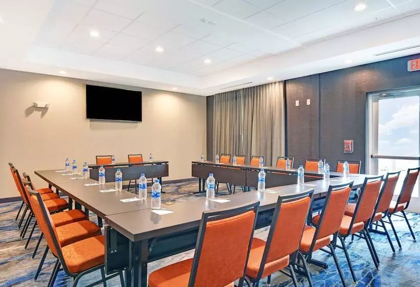 Hotelli Fairfield Inn & Suites By Marriott Houston Nasa/webster