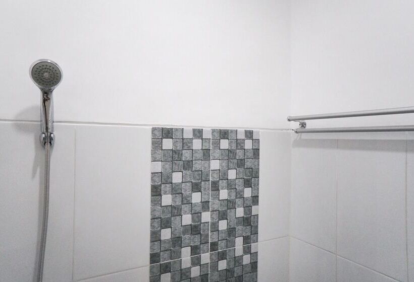 בית מלון כפרי Reddoorz Plus @ Tlogomas