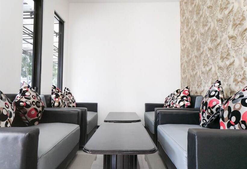 בית מלון כפרי Reddoorz Plus @ Tlogomas