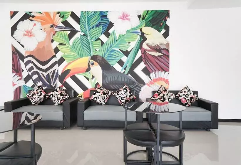 Hotel Reddoorz Plus @ Tlogomas