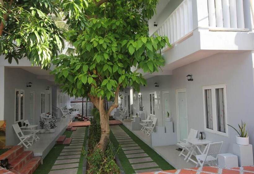 Nu Cuoi Mui Ne Hotel & Restaurant