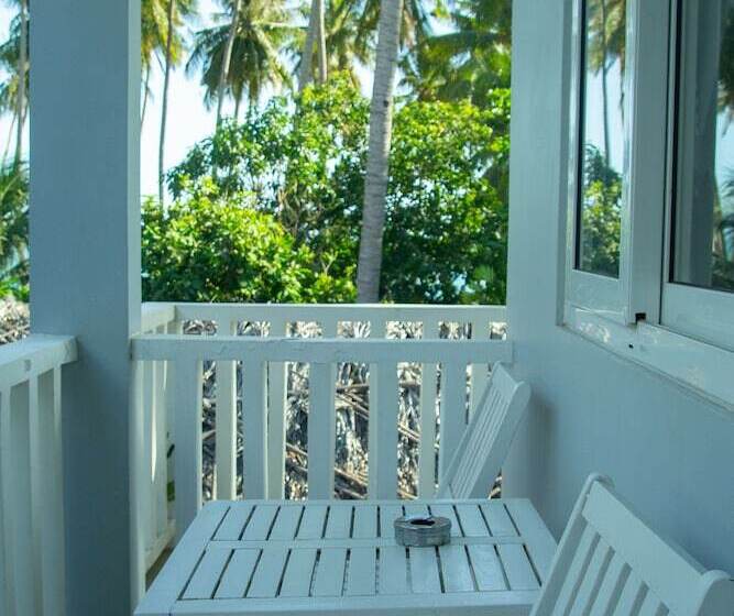 Nu Cuoi Mui Ne Hotel & Restaurant