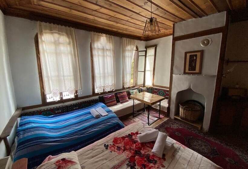 ペンション Bokesoylar Konagi