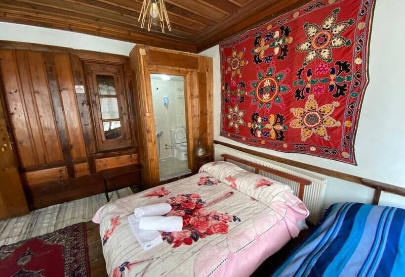 ペンション Bokesoylar Konagi