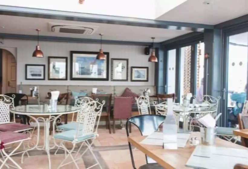 ペンション The Old Courthouse Inn