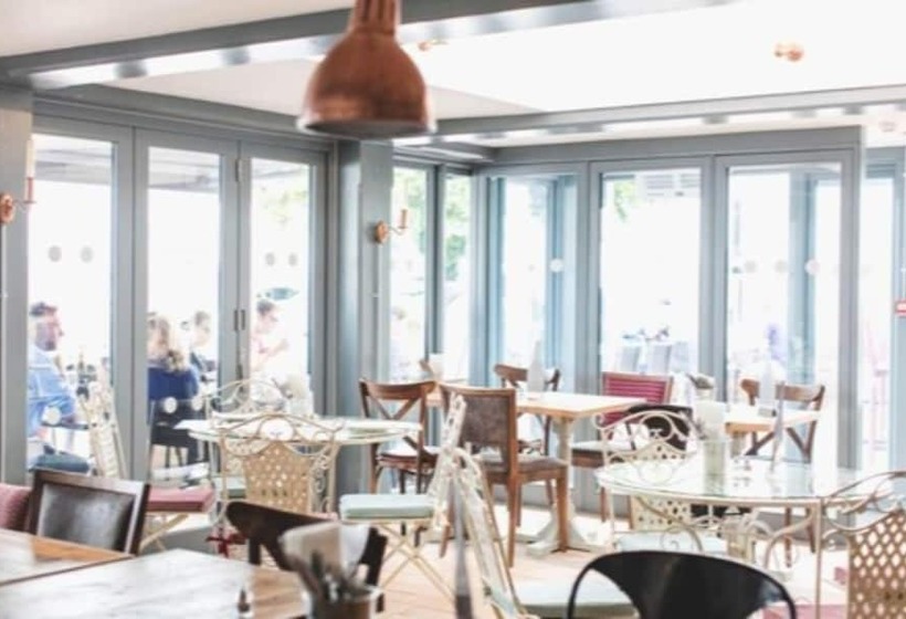 ペンション The Old Courthouse Inn