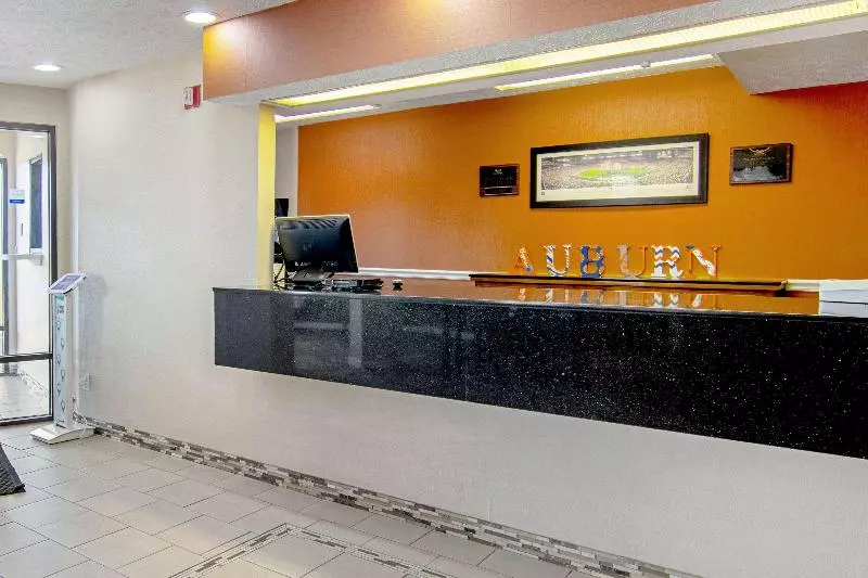 Отель Auburn Lodge Near University