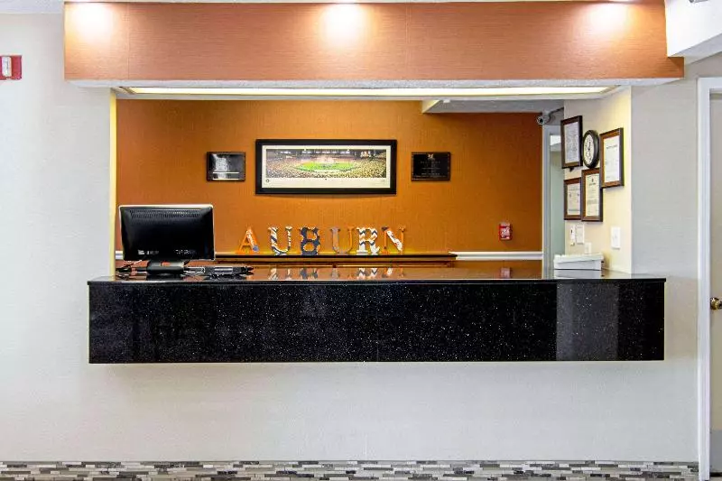 Отель Auburn Lodge Near University