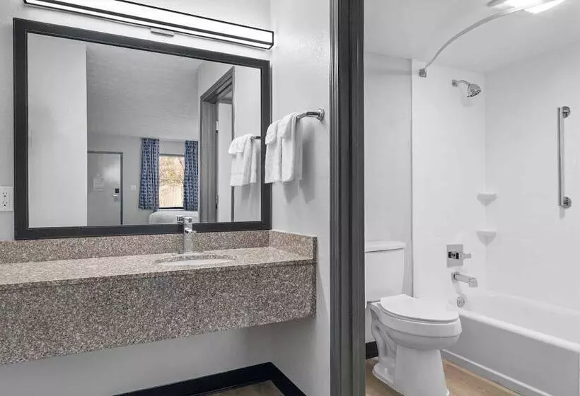 Отель Auburn Lodge Near University