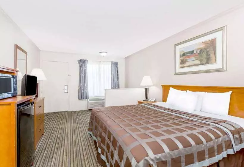 בית מלון כפרי Days Inn By Wyndham Manning