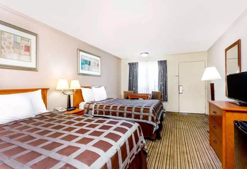 בית מלון כפרי Days Inn By Wyndham Manning