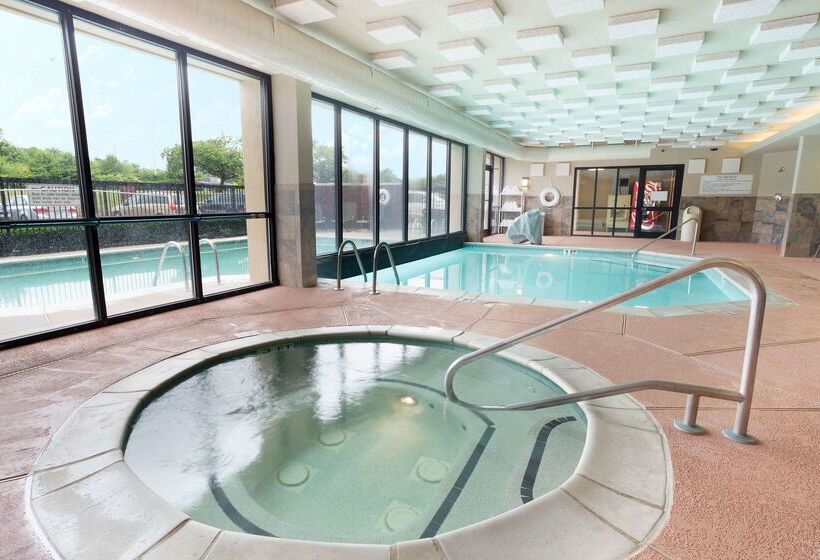 هتل Drury Inn & Suites Atlanta Airport