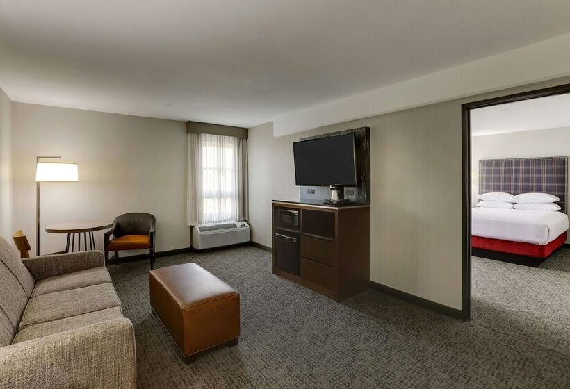 Отель Drury Inn & Suites St. Joseph