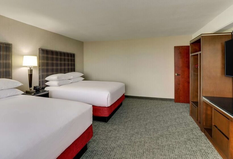 Отель Drury Inn & Suites St. Joseph