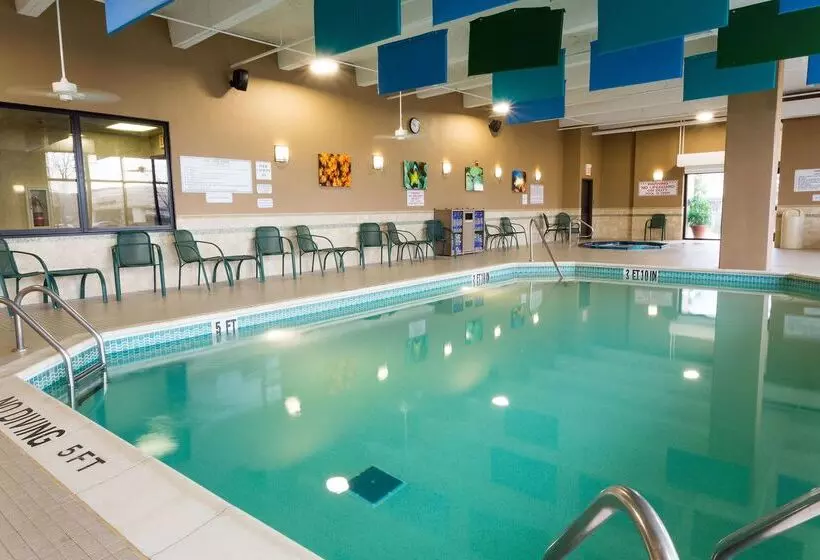 فندق Drury Inn & Suites St. Louis Creve Coeur