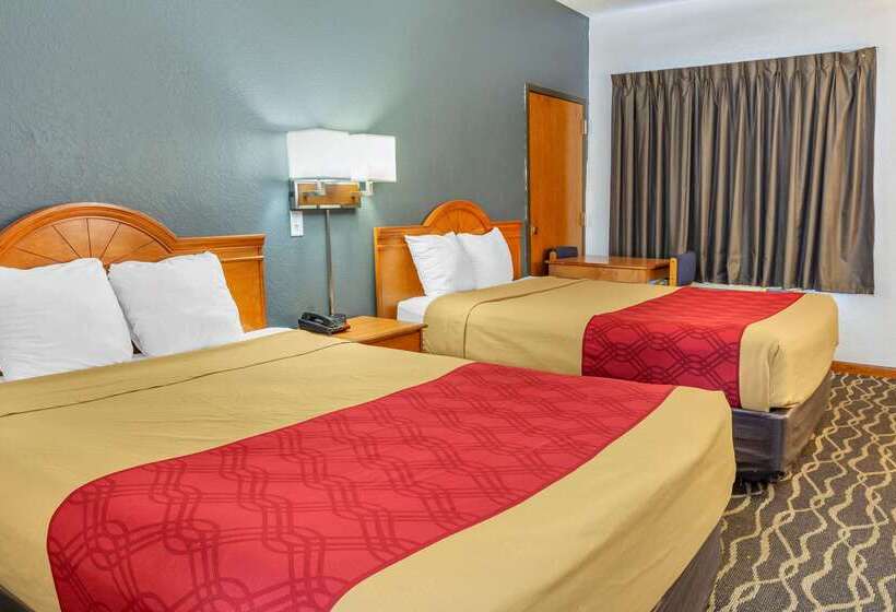هتل Econo Lodge Inn & Suites
