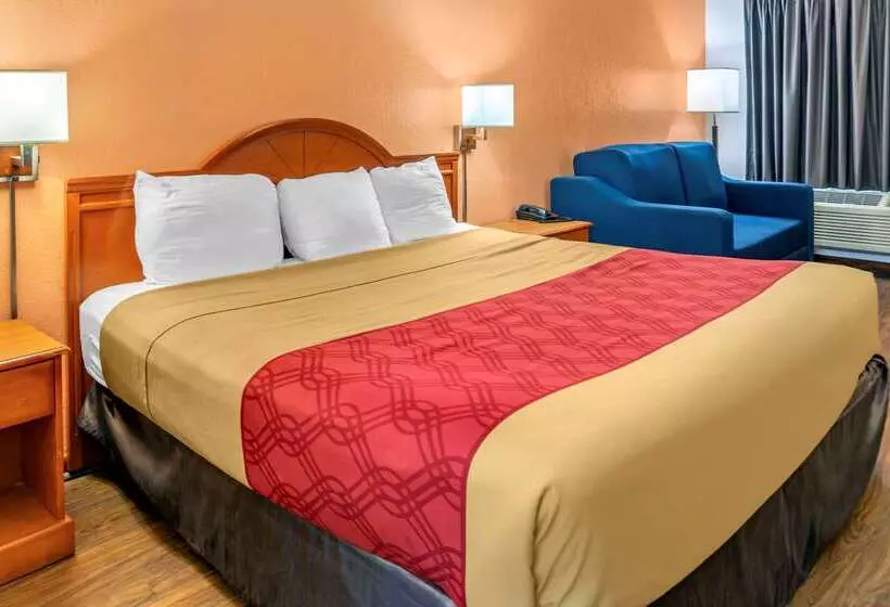 Отель Econo Lodge Inn & Suites