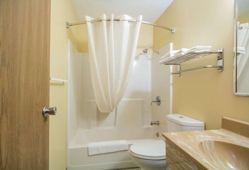 호텔 Econo Lodge Lansing  Leavenworth