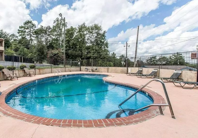 בית מלון כפרי Econo Lodge Macon