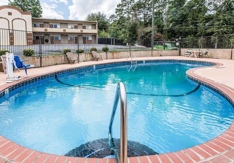 هتل Econo Lodge Macon