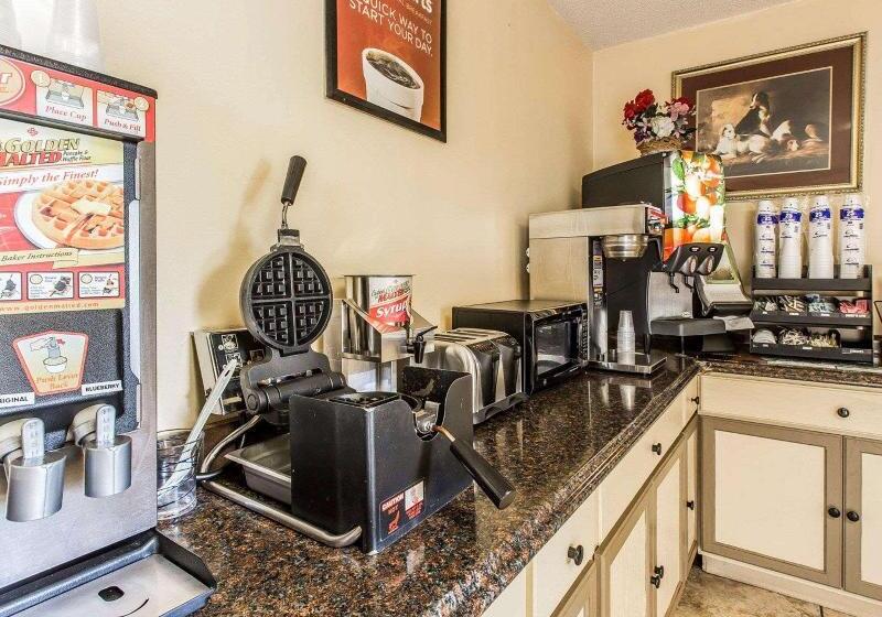 هتل Econo Lodge Macon