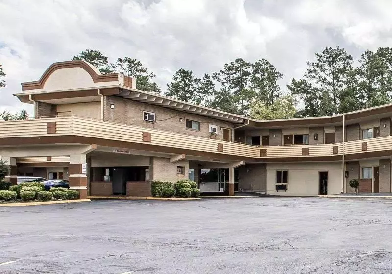 בית מלון כפרי Econo Lodge Macon