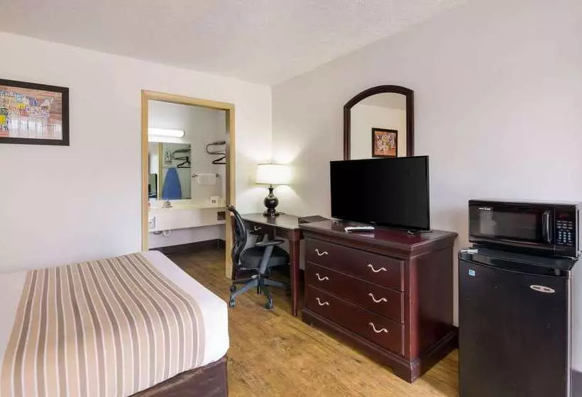 Отель Econo Lodge Marion I 81