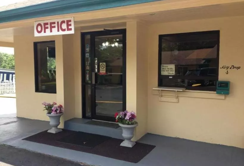 Отель Economy Inn Cullman