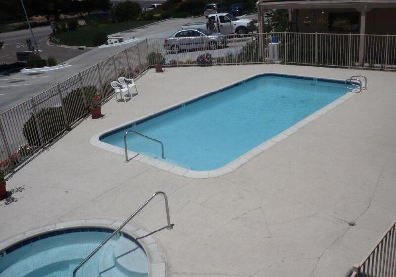 בית מלון כפרי Heritage Inn La Mesa