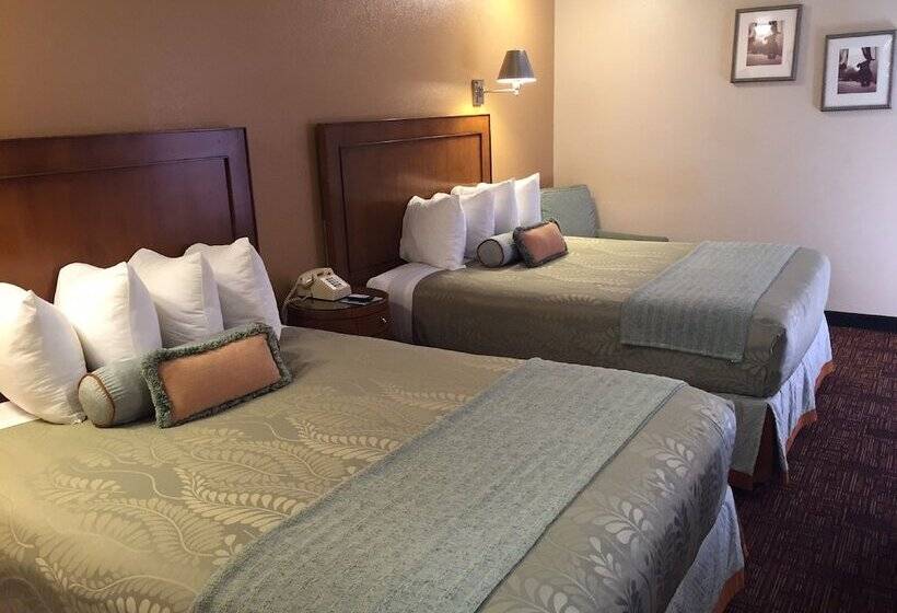 בית מלון כפרי Heritage Inn La Mesa