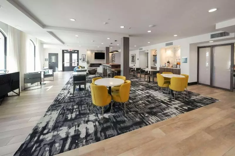 Hotelli La Quinta Inn & Suites By Wyndham Santa Cruz