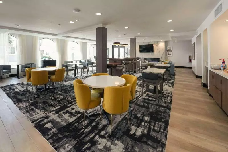 Hotelli La Quinta Inn & Suites By Wyndham Santa Cruz