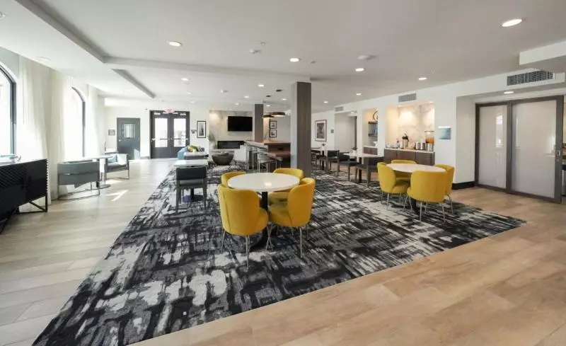 Hotelli La Quinta Inn & Suites By Wyndham Santa Cruz