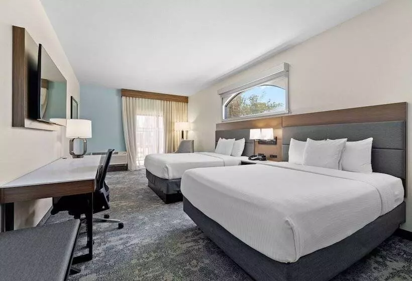 Hotelli La Quinta Inn & Suites By Wyndham Santa Cruz